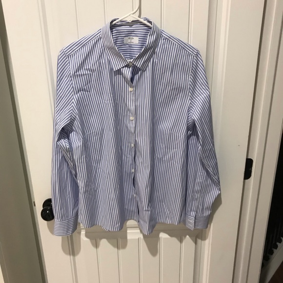 UNTUCKit Tops - UNTUCKit Blue and White Striped Button-Down Shirt
